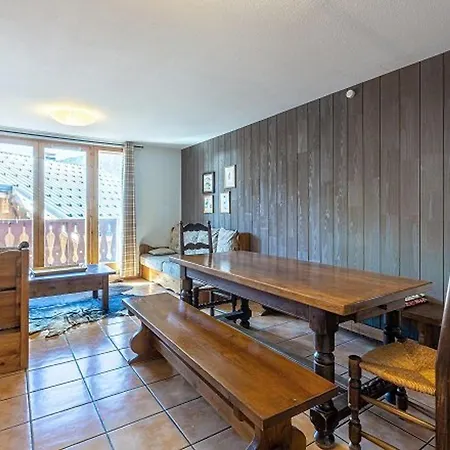 Holiday home 6 Pieces Sur Les Pistes A La Plagne, 10 Pers, Garage, Balcon, Ensoleille, Ski-in/ski-out - Fr-1-351-85 *
